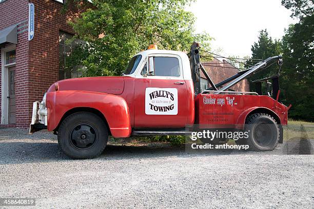 wally's wrecker truck - mount airy stock pictures, royalty-free photos & images