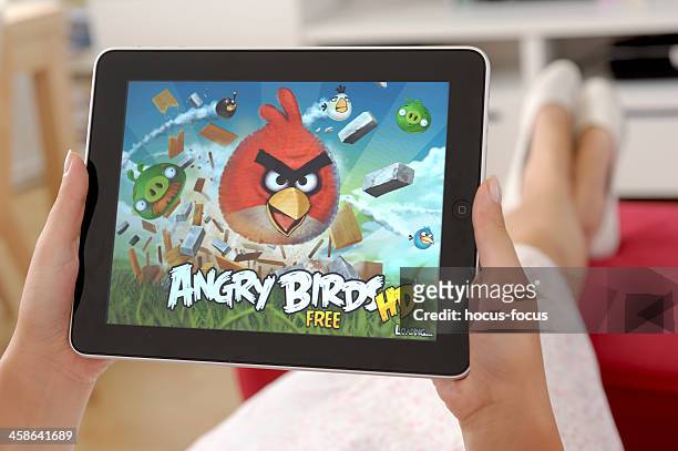 angry birds on apple ipad - angry birds namngivna videospel bildbanksfoton och bilder