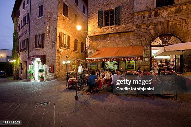 italienisches restaurant - fotofojanini stock-fotos und bilder