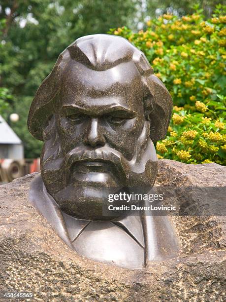 Marx Rise Statue Karl Marx Statue Photos and Premium High Res Pictures - Getty Images