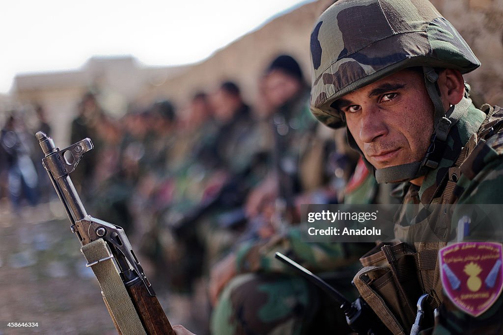 Armed fighters in Kobani