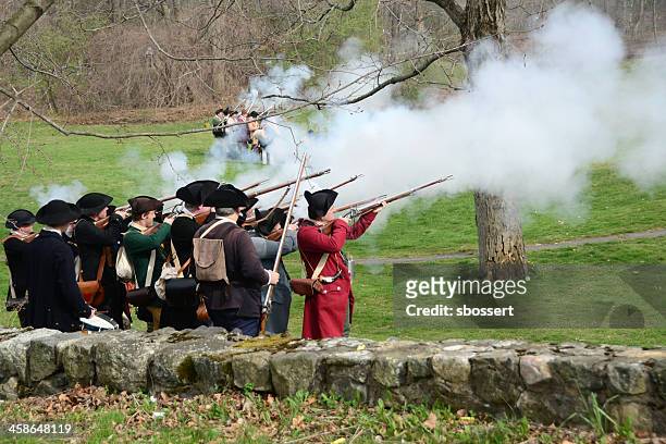 patriot's day reenactment - colonial style stockfoto's en -beelden