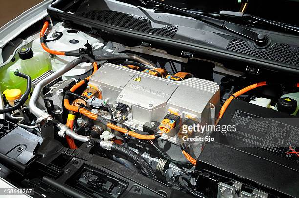 renault fluence engine - elektrische motor stockfoto's en -beelden