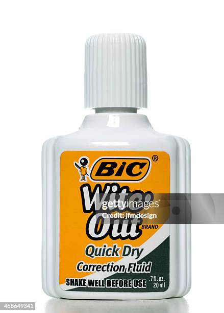 bic wite-out correction fluid - correction fluid stockfoto's en -beelden