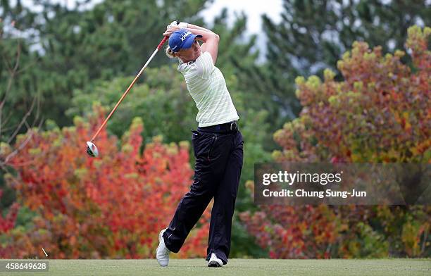 Stacy Lewis of United States hits a tee shot during the final round of the Mizuno Classic at Kintetsu Kashikojima Country Club on November 9, 2014 in...