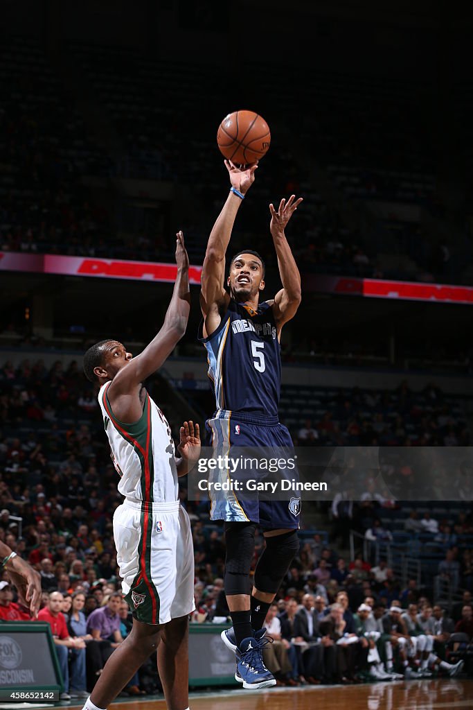 Memphis Grizzlies v Milwaukee Bucks