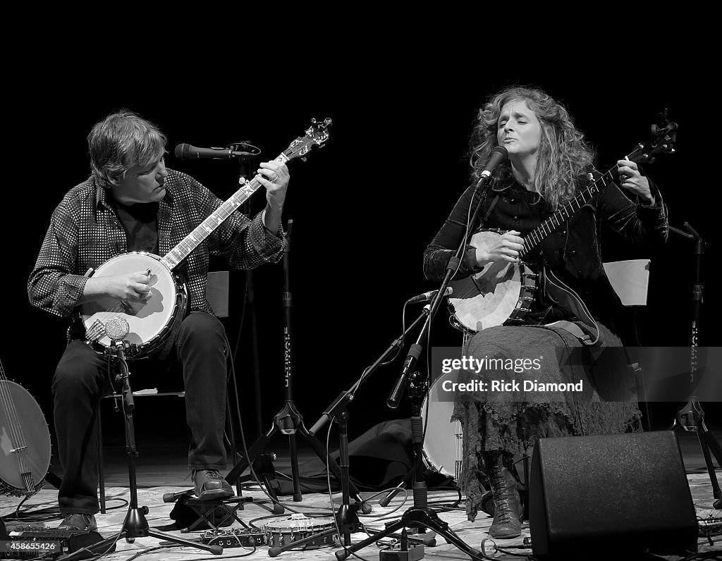 Bela Fleck And Abigail Washburn Live In The CMA Theater At The Country Music Hall Of Fame And Museum