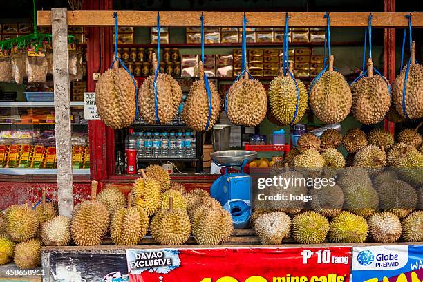 davao, philippines: durian stall - davao city stockfoto's en -beelden