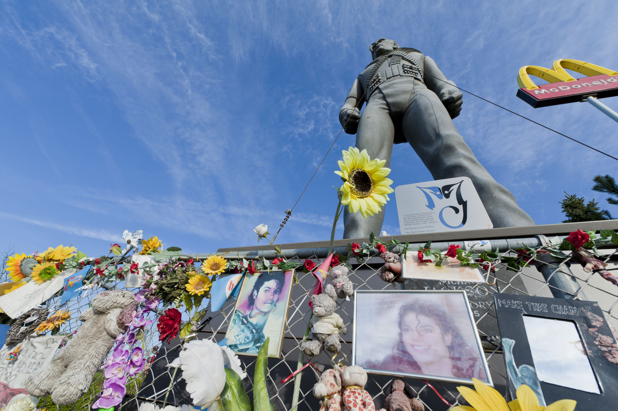Michael Jackson statue in Best, Netherlands Michael Jackson statue in Best, Netherlands