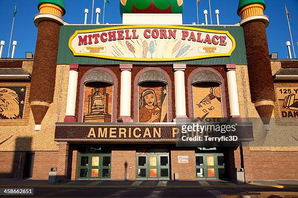 mitchell's corn palace - terryfic3d stock pictures, royalty-free photos & images
