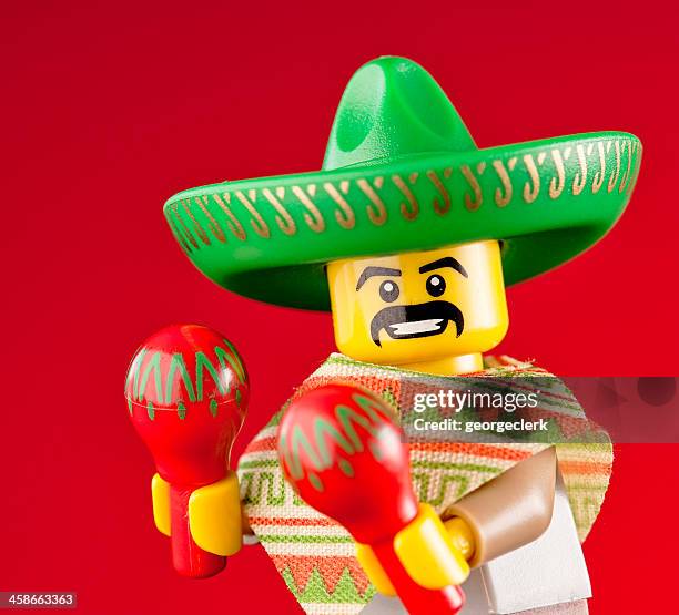 lego minifigures: mexicaine maraca homme - lego photos et images de collection