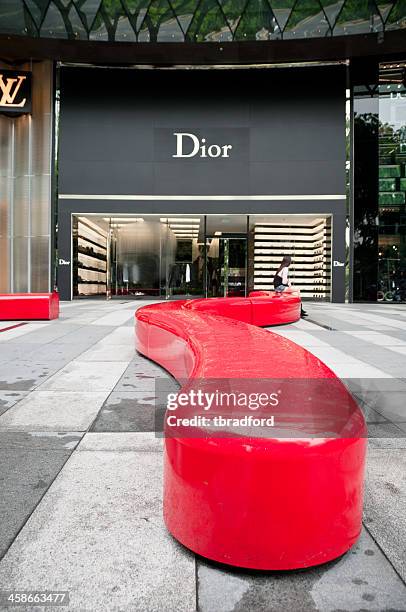 dior-shop - christian dior designer label stock-fotos und bilder