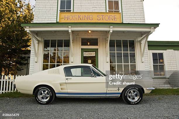 1967 ford mustang - mustang imagens e fotografias de stock