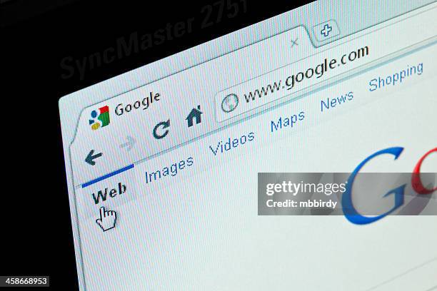 ricerca su google sito web nel browser googlechrome - google brand name foto e immagini stock