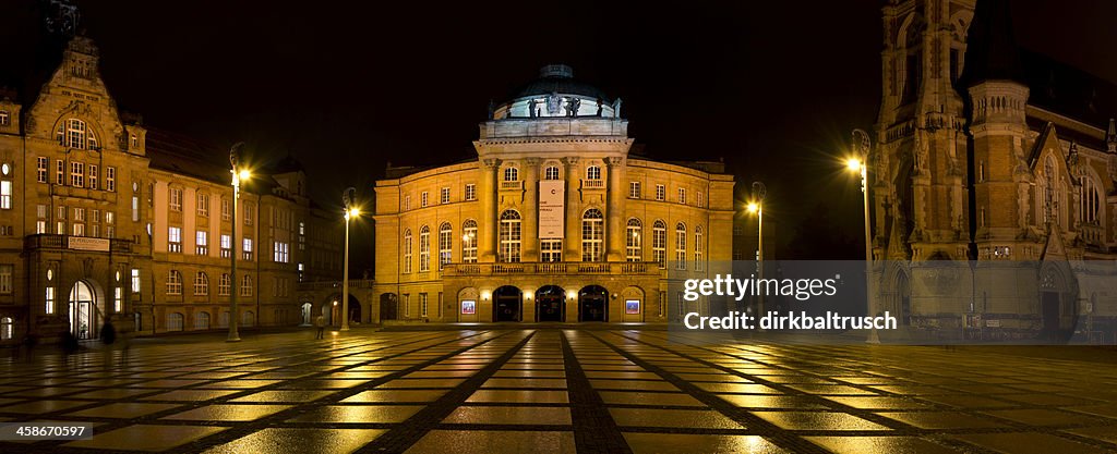 Theaterplatz and Kunstsammlungen Chemnitz at night