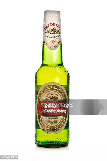 stella artois bierflasche studio shot - chang beer stock-fotos und bilder