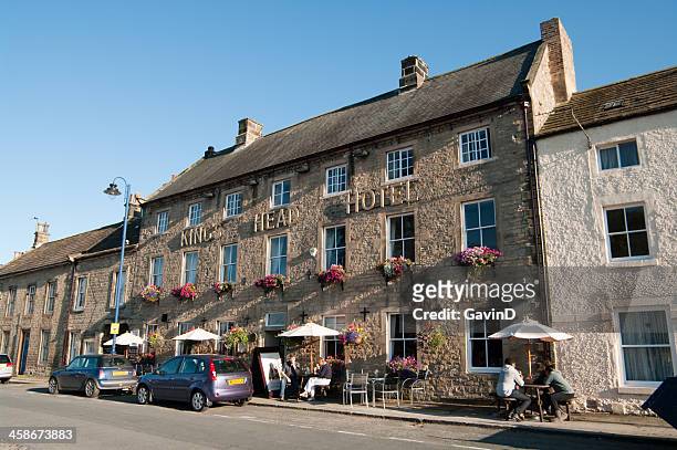 kings head hotel in masham, ripon, north yorkshire - ripon stock pictures, royalty-free photos & images