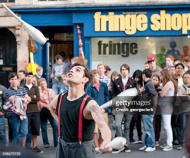 edinburgh fringe festival street performer - edinburgh international festival stock pictures, royalty-free photos & images