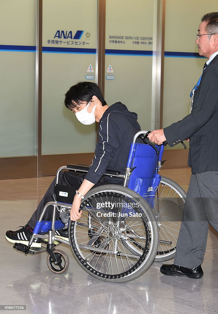 Yuzuru Hanyu Arrives In Tokyo
