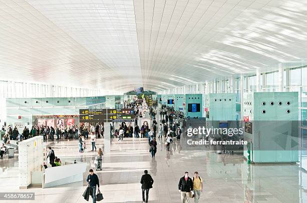 flughafen barcelona el prat - flughafen barcelona stock-fotos und bilder