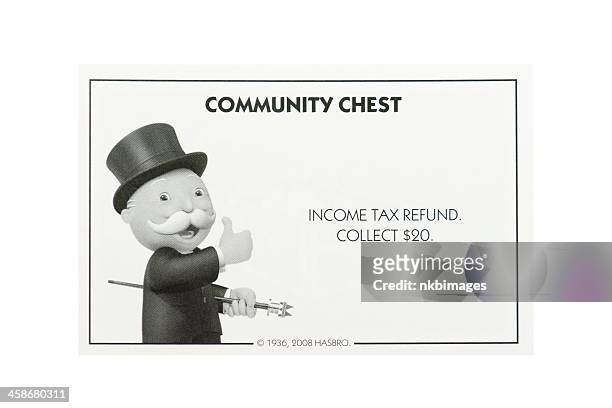 comunidade peito reembolso fiscal cartão em fundo branco - banco imobiliário - fotografias e filmes do acervo