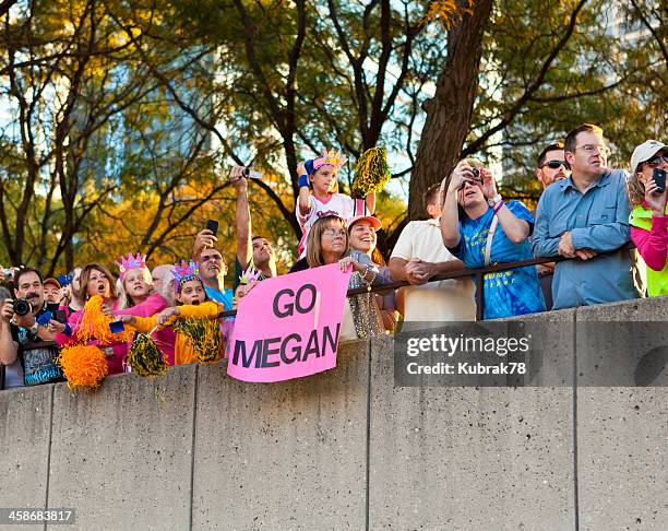 Cheering For Running Racers 798 Runners Supporter Cheer Stock Photos, High-Res Pictures, and Images ...
