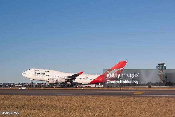 qantas airways b 747-400 - qantas stock-fotos und bilder