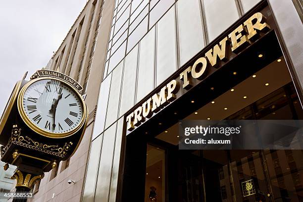 trump tower in der fifth avenue - trump tower fifth avenue manhattan stock-fotos und bilder