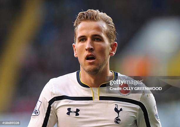 Tottenham Hotspur's English striker Harry Kane plays during the English Premier League football match between Tottenham Hotspur and Stoke City at...