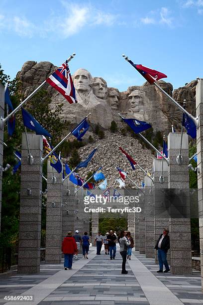 mount rushmore visitor center - terryfic3d stock pictures, royalty-free photos & images