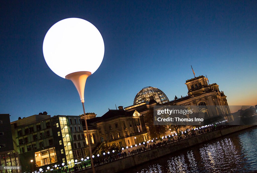 Light Installation Illuminates Former Berlin Wall Route