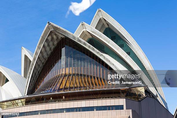 sydney opera house close-up - opera house stockfoto's en -beelden