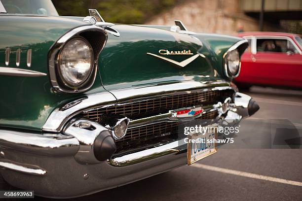 green 1957 chevrolet bel air - 1957 chevrolet stock pictures, royalty-free photos & images