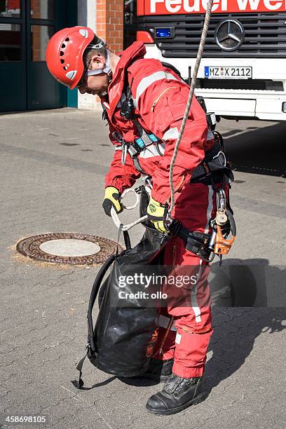 height rescue squad of firebrigade wiesbaden, germany - rope high rescue stock pictures, royalty-free photos & images