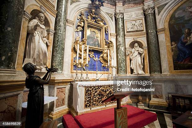 altar in siena kathedrale - fotofojanini stock-fotos und bilder