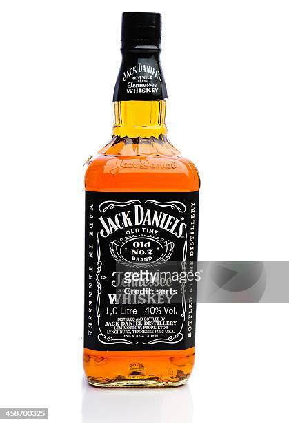 jack daniels whiskey - verbindungskabel stock-fotos und bilder