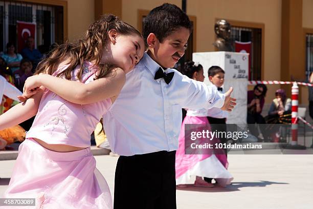 Elementary Class Performance 1,209 Elementary School Theater Stock Photos, High-Res Pictures, and ...