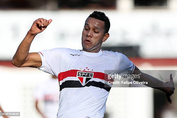 Souza of Sao Paulo in action during the match between Vitoria and Sao Paulo as part of Brasileirao Series A 2014 at Estadio Manoel Barradas on...