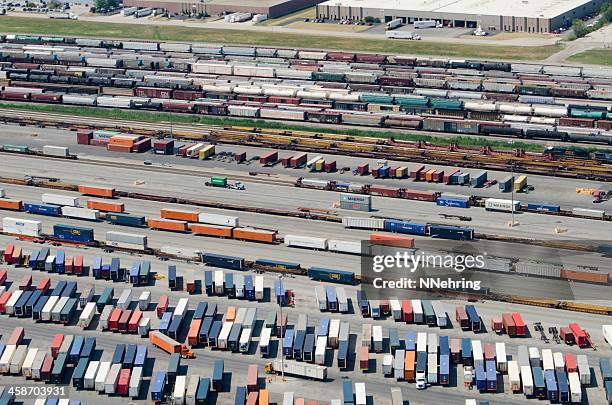 terminal ferroviário - parque de manobras de comboios imagens e fotografias de stock
