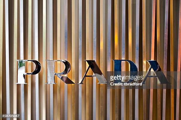 3 418 photos et images de Prada Logo - Getty Images