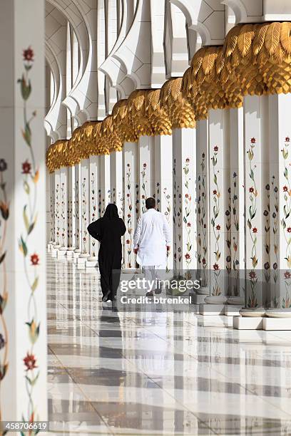 besuchen sie die große moschee sheikh zayed - sheikh zayed mosque stock-fotos und bilder