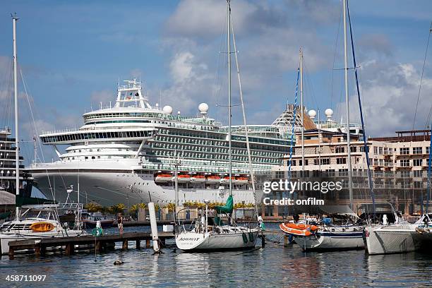 cruise ship terminal - oranjestad stock pictures, royalty-free photos & images