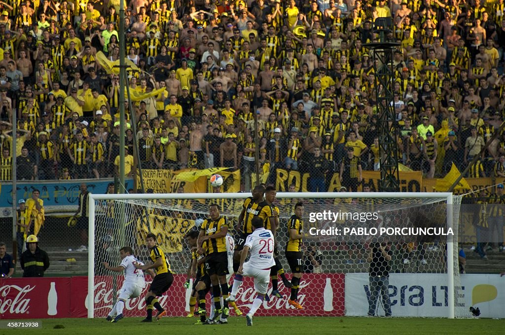 FBL-URUGUAY-DERBY-NACIONAL-PENAROL