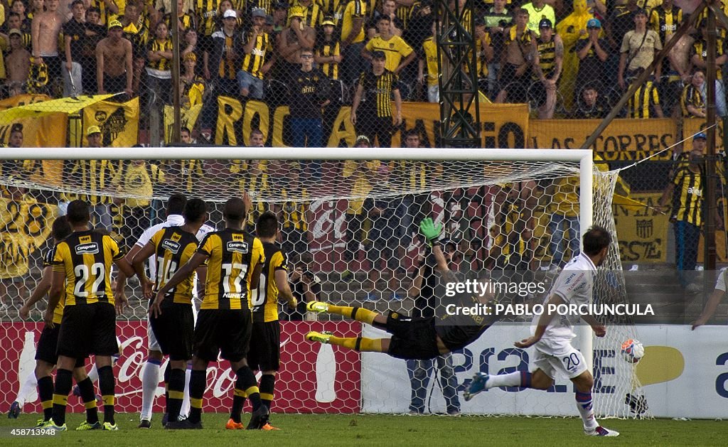 FBL-URUGUAY-DERBY-NACIONAL-PENAROL