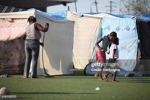 après le tremblement de terre, à haïti - antilles occidentales photos et images de collection