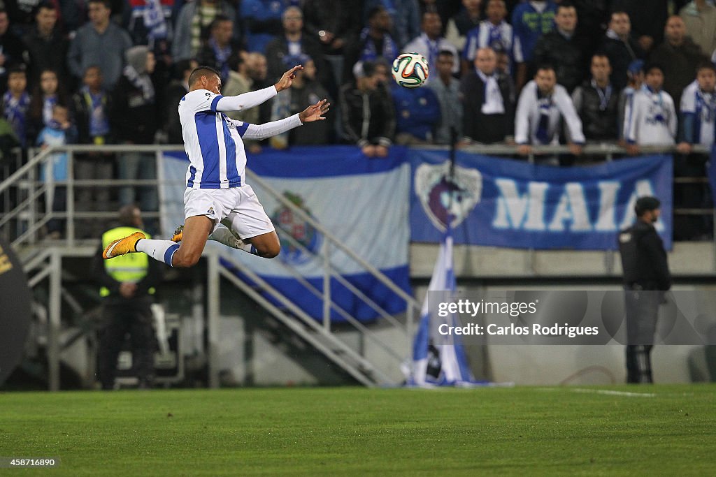 GD Estoril Praia v FC Porto - Primeira Liga Portgual