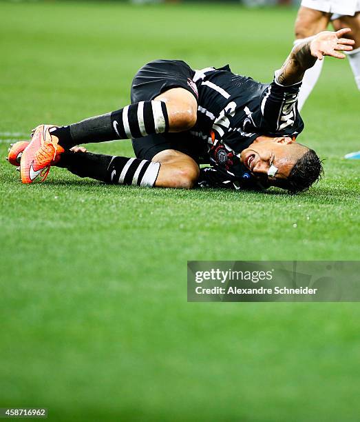 Guerrero of Corinthians in action during the match between Corinthians and Santos for the Brazilian Series A 2014 at Arena Corinthians on November 9,...