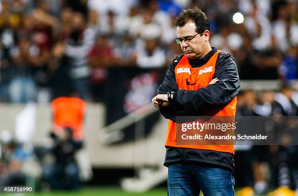 Enderson Moreira, coach of Santos in action during the match between Corinthians and Santos for the Brazilian Series A 2014 at Arena Corinthians on...