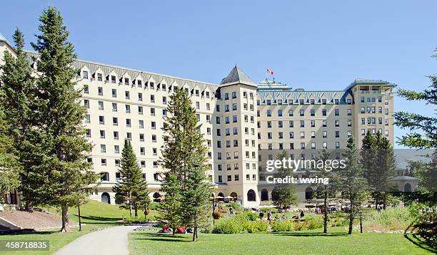 chateau lake louise - chateau lake louise foto e immagini stock