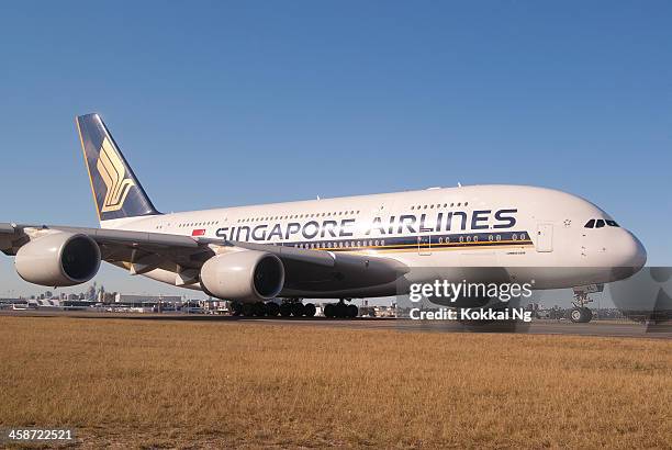 singapore airlines a380 - sydney airport foto e immagini stock